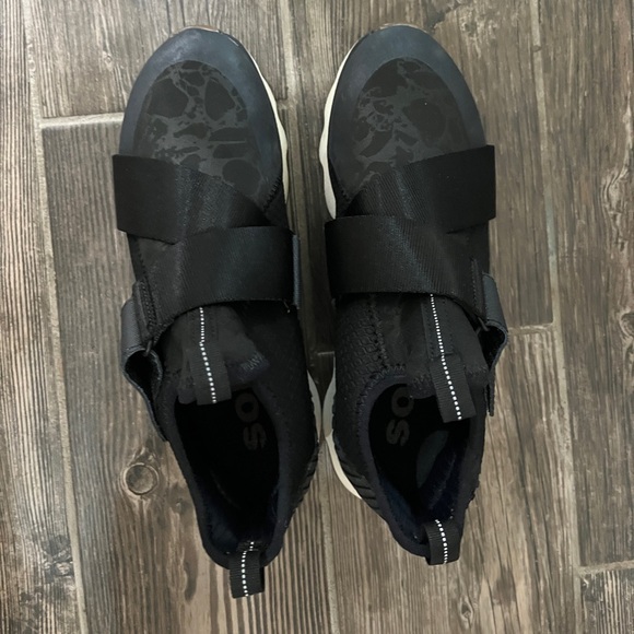 Size 8 sorel shoes - Picture 1 of 3